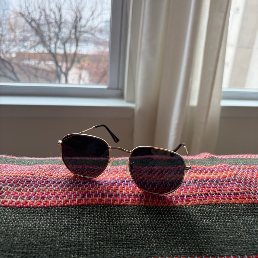 Stylish Gold Frame Sunglasses